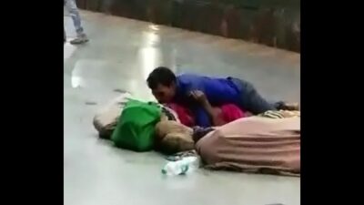 desi couple making sex in railway station