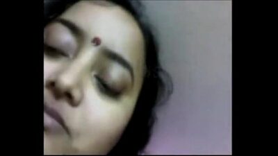 Bengali cute aunty xxx sex affair with hubby friend